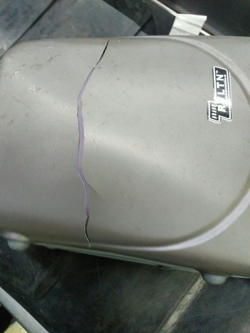 Pulang Dari Kampung Usai Tahun Baru, Barang Bawaan Penumpang Lion Air Digasak. Ijazah Istri pun Raib ...