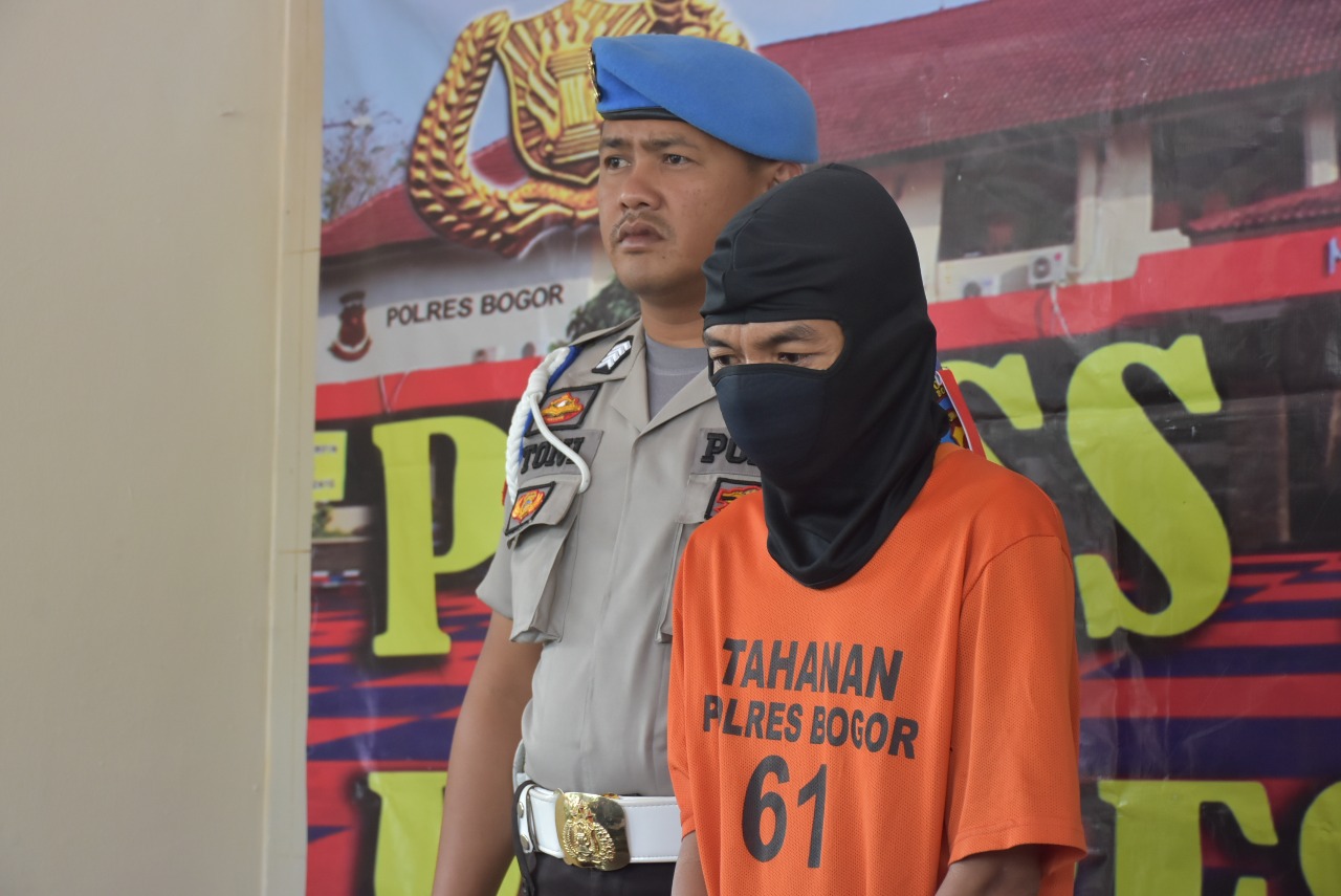 Bikin dan Jual Ijazah Palsu, Harganya hanya Rp1,5 Juta, Pria ini Ditangkap di Rumahnya