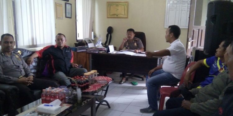 Dua Anak Dipergoki Incar Kotak Amal Masjid. Ini Yang Dilakukan Polisi... Dua Anak Dipergoki Incar Kotak Amal Masjid. Ini Yang Dilakukan Polisi...