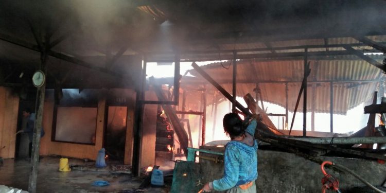 Si Jago Merah Mengamuk, Sembilan Unit Rumah Dilalap