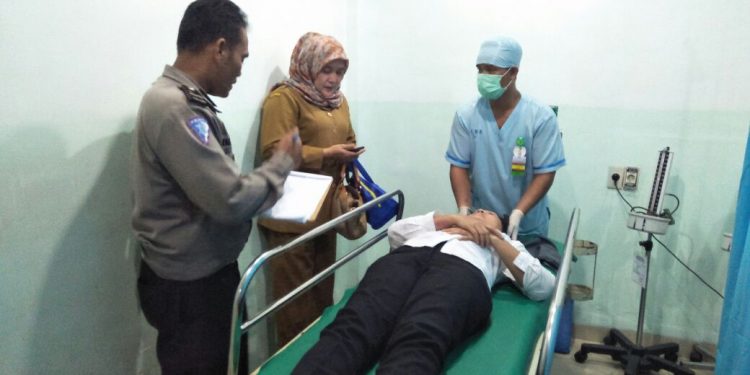 Laka Truk VS Terios, Tiga Orang PNS Luka-luka dan Dilarikan ke Rumah sakit Laka Truk VS Terios, Tiga Orang PNS Luka-luka dan Dilarikan ke Rumah sakit