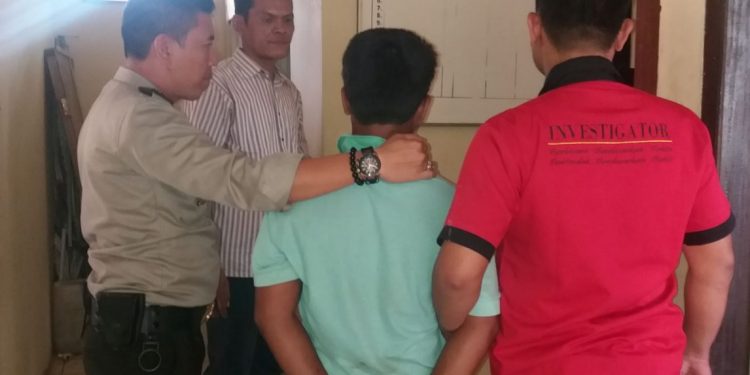 Usai Diringkus, SR Ditetapkan Sebagai Tersangka Pencabulan Anak di Bawah Umur Usai Diringkus, SR Ditetapkan Sebagai Tersangka Pencabulan Anak di Bawah Umur