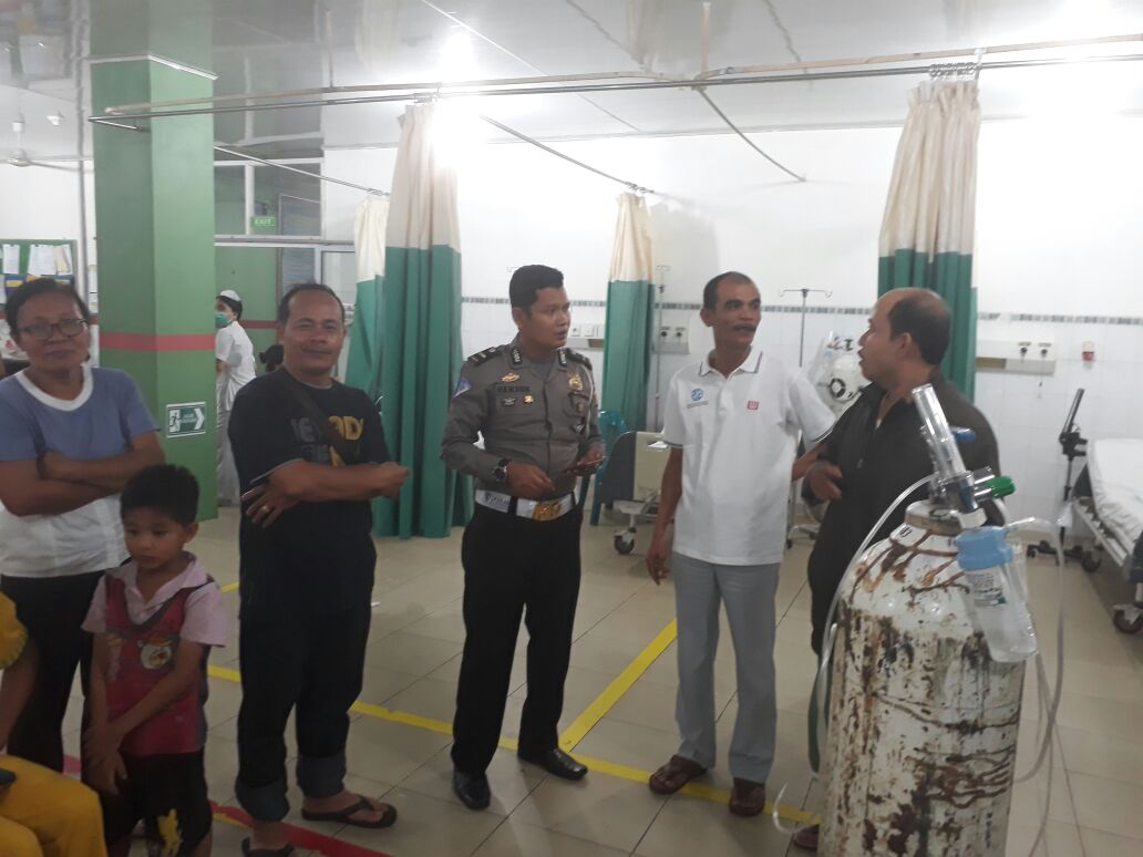 Tragis! Mobil Tim SAR Tabrakan dengan Sepedamotor, Bapak dan Anak Tewas Terkapar.. Tragis! Mobil Tim SAR Tabrakan dengan Sepedamotor, Bapak dan Anak Tewas Terkapar..