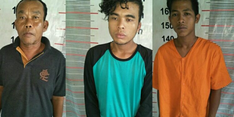 Meresahkan, Kawanan Bajing Loncat Diringkus Polisi. Dua Diantaranya Masih Pelajar.. Meresahkan, Kawanan Bajing Loncat Diringkus Polisi. Dua Diantaranya Masih Pelajar..