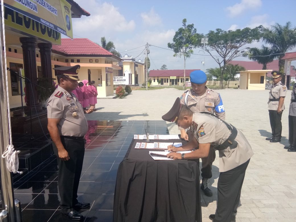 Polres Simalungun Gelar Upacara Sertijab Kabag Ops, Kasat Sabhara dan Kapolsek Parapat