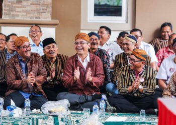 Ditetapkan Sebagai Paslon oleh KPU, Djarot dan Sihar Sungkem ke Tokoh Sepuh Pujakesuma