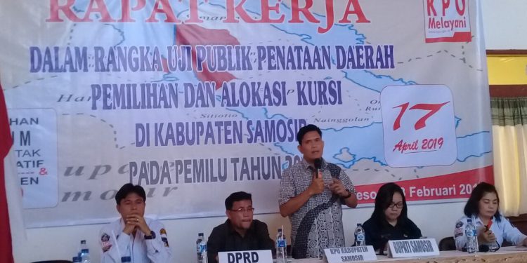 KPU Samosir Gelar Uji Publik Penataan Dapil dan Alokasi Kursi DPRD Pemilu 2019 KPU Samosir Gelar Uji Publik Penataan Dapil dan Alokasi Kursi DPRD Pemilu 2019