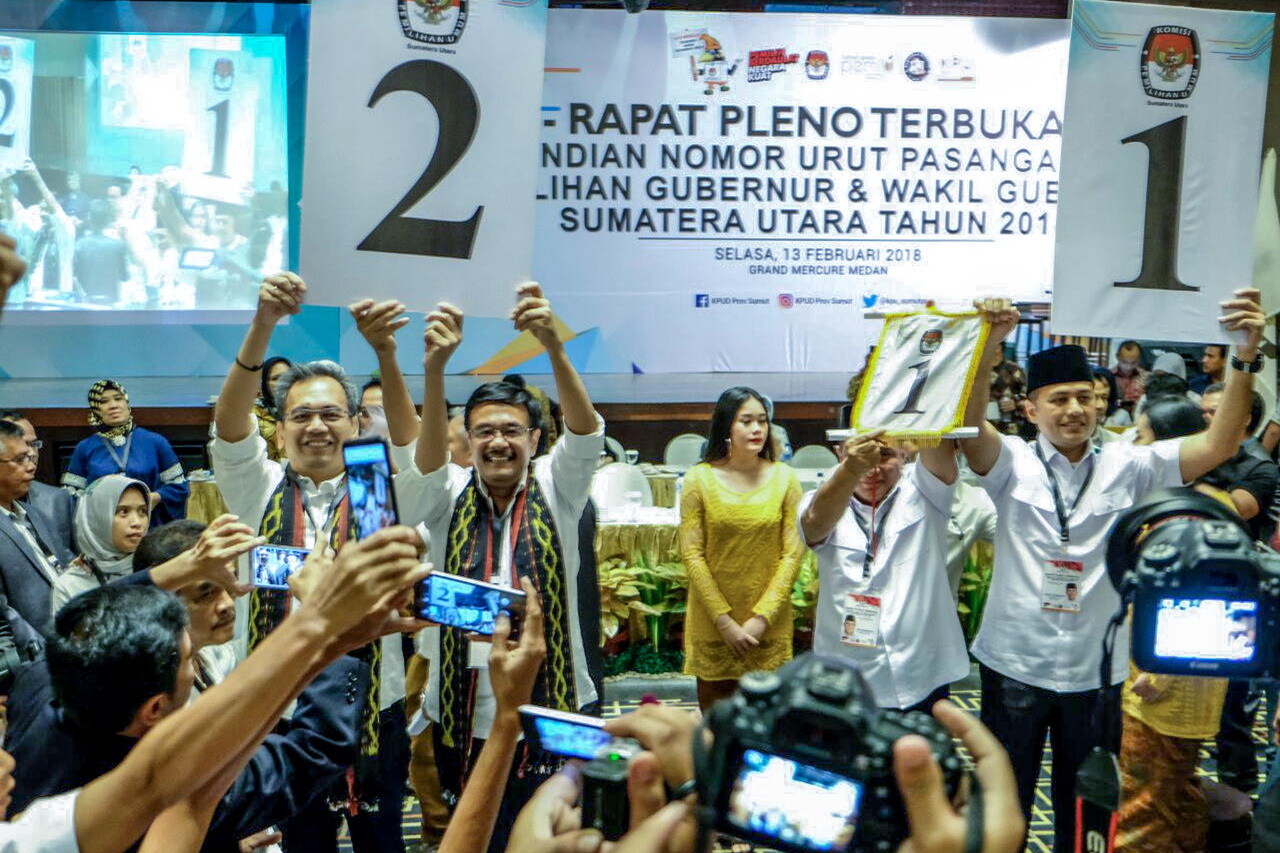 Apa katanya? DJOSS! Apa Kau Bilang? Yess! Apa katanya? DJOSS! Apa Kau Bilang? Yess!