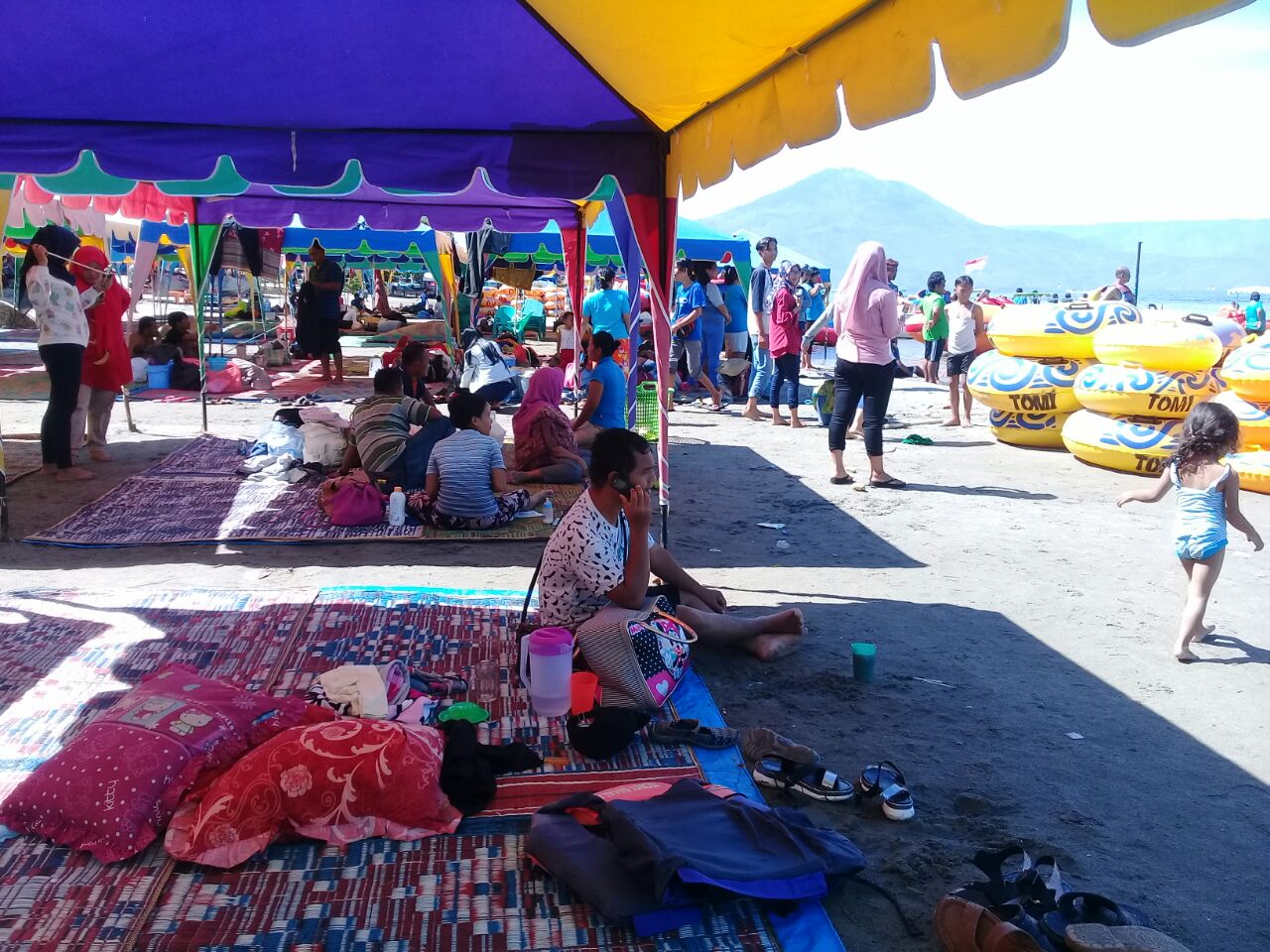 Liburan Imlek, Pasir Putih Parbaba, Danau Toba Ramai Dikunjungi Wisatawan