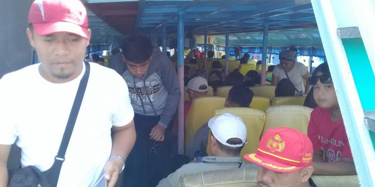Liburan Imlek, Kapal Penyeberangan Ajibata - Tomok , Danau Toba Ramai Penumpang
