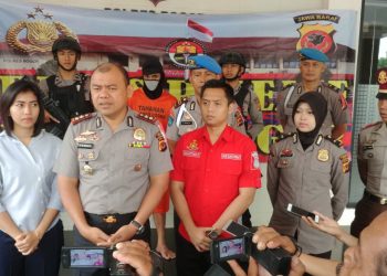 Pertontonkan Film Porno pada Enam Anak Di Bawah Umur. Pelaku Mengaku Mengajarkan agar "Senjata" bisa Berdiri Tegak