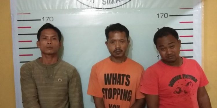 Kurir dan Pengguna Sabu Diringkus Bersamaan, Polisi Buru "BU" Sang Bandar Kurir dan Pengguna Sabu Diringkus Bersamaan, Polisi Buru "BU" Sang Bandar