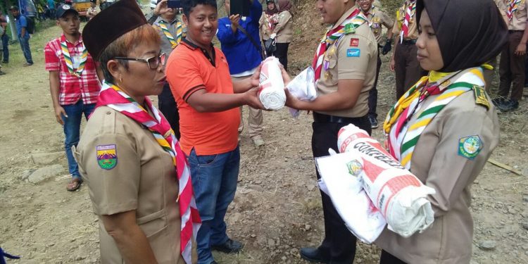Suri Tani Pemuka Kembali Berkontribusi dalam Gerakan Aksi Untuk Lingkungan di Danau Toba Suri Tani Pemuka Kembali Berkontribusi dalam Gerakan Aksi Untuk Lingkungan di Danau Toba