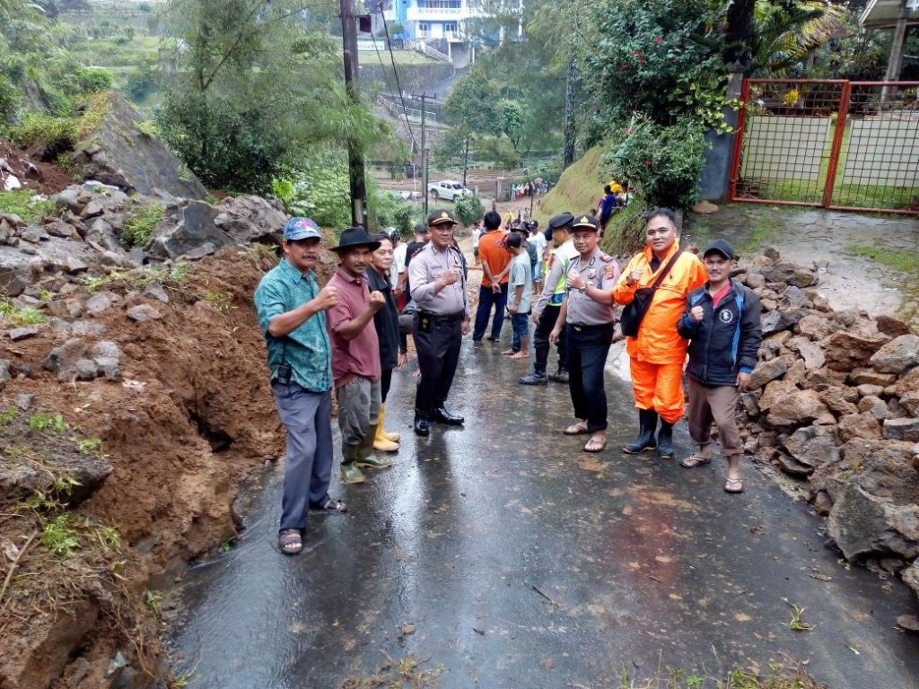 Jalan Alternatif Cisarua-Megamendung-Tapos-Ciawi Megamendung-Tapos-Ciawi Bisa Dilewati Kembali