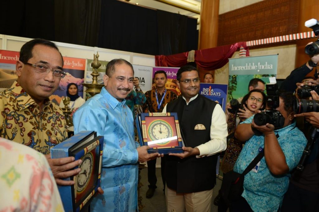 Potensi Wisata Danau Toba, Air Asia Dapat Lampu Hijau Buka Rute India-Silangit Potensi Wisata Danau Toba, Air Asia Dapat Lampu Hijau Buka Rute India-Silangit