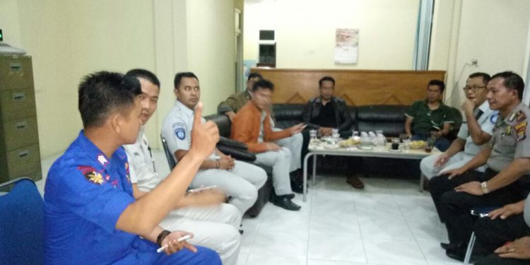 Kapal Pembawa Raskin Dihantam Gelombang, Dua Penumpang Tewas Tenggelam...