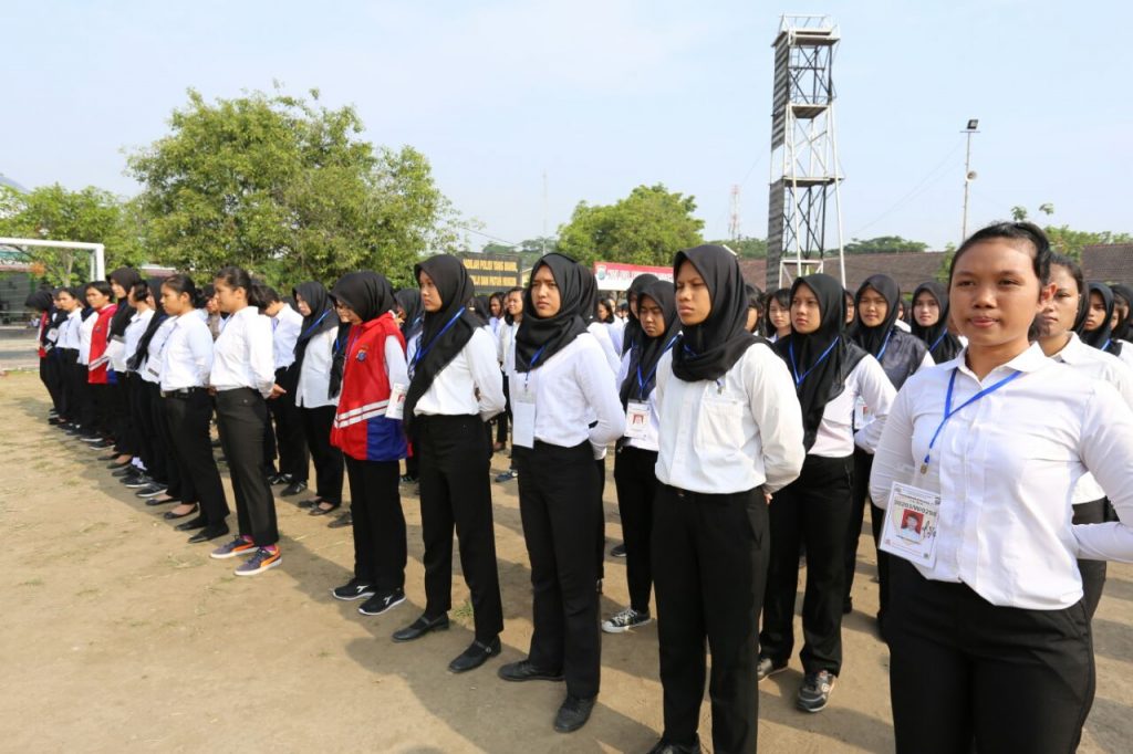 Irjen Pol. Drs. Paulus Waterpauw Tegaskan Penerimaan Anggota POLRI Gratis Tiap Tahapannya... Irjen Pol. Drs. Paulus Waterpauw Tegaskan Penerimaan Anggota POLRI Gratis Tiap Tahapannya...