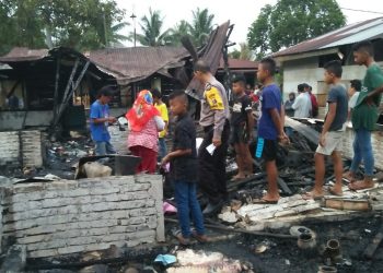 Diduga Akibat Korsleting Listrik, Tiga Rumah di Tanah Jawa Dilalap Si Jago Merah