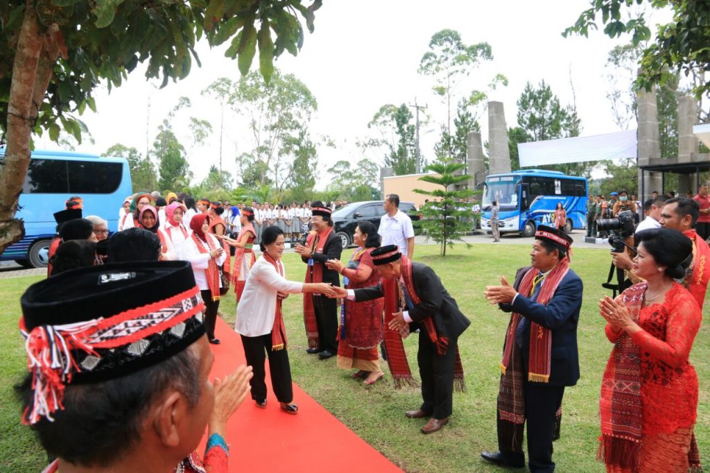 Iriana Jokowi Sebut Danau Toba itu Bagus Semua. Lihat Foto-foto Kunjungannya...