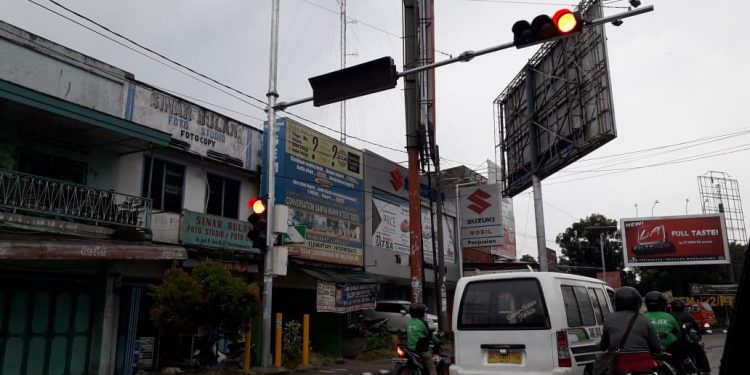 Ternyata tidak Semua Traffic Light Dipasang Running Teks
