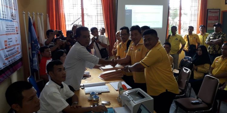 Golkar Resmi Daftarkan Kader Terbaiknya ke KPUD Siantar Golkar Resmi Daftarkan Kader Terbaiknya ke KPUD Siantar