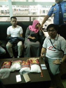 2 Warga Sulsel Diamankan Bawa 4 Bungkus Kacang Garuda di Bandara Kualanamu 2 Warga Sulsel Diamankan Bawa 4 Bungkus Kacang Garuda di Bandara Kualanamu