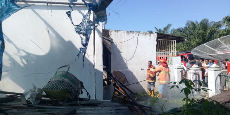 Tiga Rumah Terbakar di Kecamatan Siantar Tiga Rumah Terbakar di Kecamatan Siantar