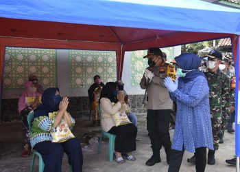 Polres Bogor Bagikan Sembako Polri Peduli Covid-19 Tahap 2