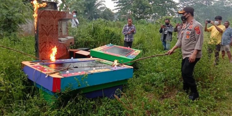 Mesin Tembak Ikan dan Jackpot Dibakar