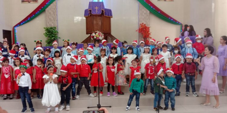 Perayaan Natal Keluarga Besar Yayasan Perguruan Kristen Gloria Anak Bangsa Berlangsung Khidmat Perayaan Natal Keluarga Besar Yayasan Perguruan Kristen Gloria Anak Bangsa Berlangsung Khidmat