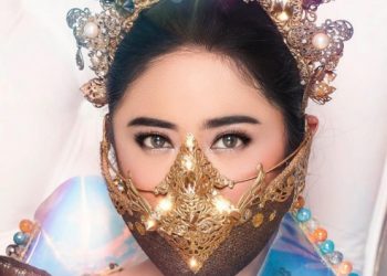 Tips Pilih Masker yang Cocok untuk Busana Kondangan
