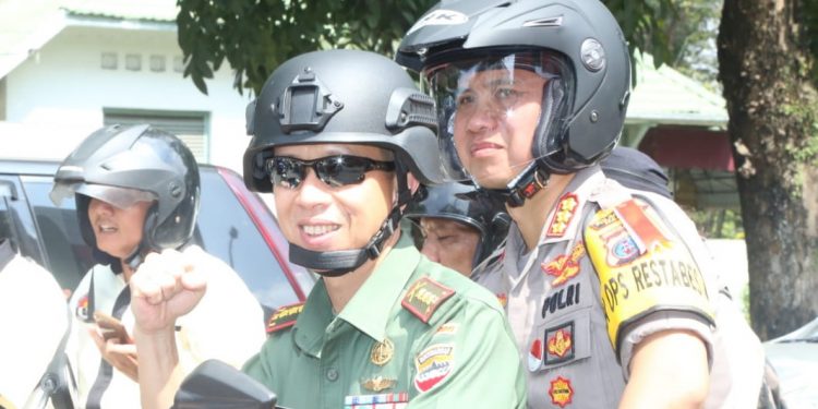 Jelang Natal, Kapolrestabes Medan Bersama Dandim 0201/BS Naik Sepedamotor Tinjau Gereja