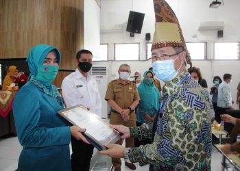 Ketua TP PKK Siantar Syahputri Hefriansyah Terima Penghargaan Manggala Karya Kencana