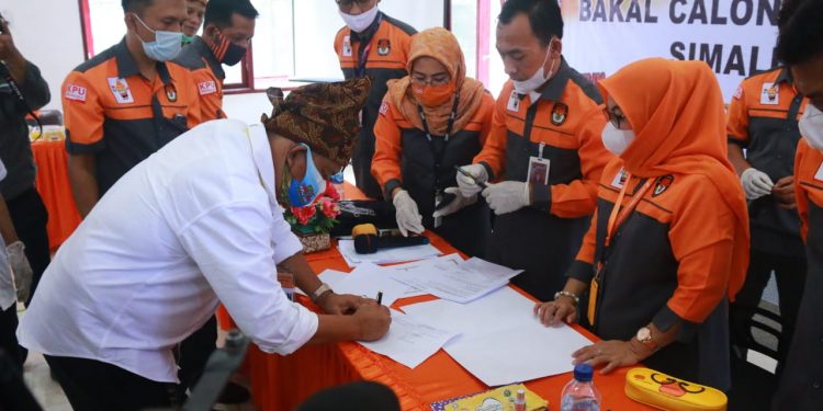 Radiapoh Hasiholan Sinaga: "Kita Sangat Patuh Protokol Kesehatan Covid-19" Radiapoh Hasiholan Sinaga: "Kita Sangat Patuh Protokol Kesehatan Covid-19"