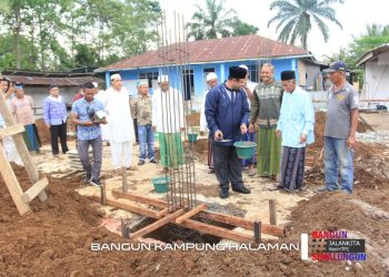 Hasim Sholat Jumat dan Peletakan Batu Pertama Pembangunan Masjid Nur Hidayah di Naga Dolok