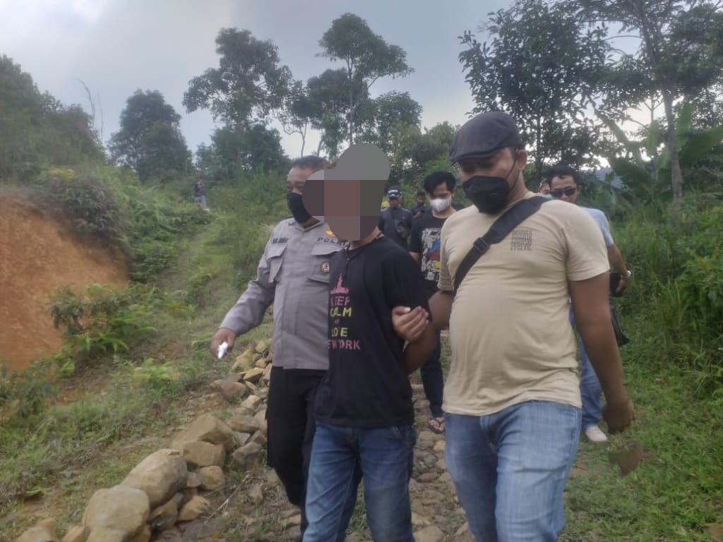 Pelaku Pembunuhan Abang Kandung yang Dikubur di Lantai Rumah Kontrakan juga Kubur Korban Lain di Ladang Ubi