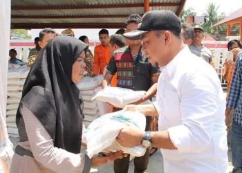 Melalui Pemkab Labuhanbatu, Pemprov-Su Bagi Sembako