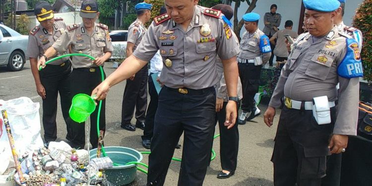 Puluhan Ribu Petasan Dimusnahkan Pasca Ledakan Gudang Petasan Kosambi...