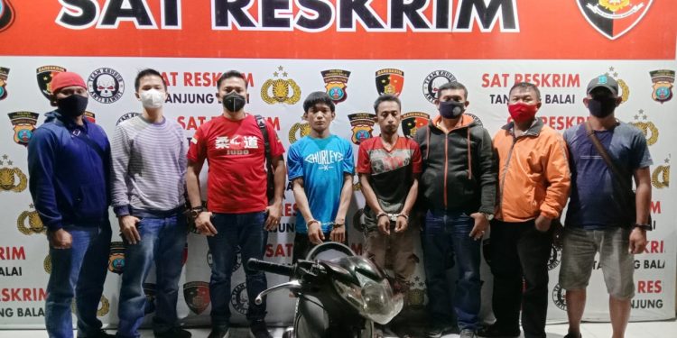 Diparkir di Halaman Rumah Teman, Sepedamotor Absolut Revo Diembat Maling