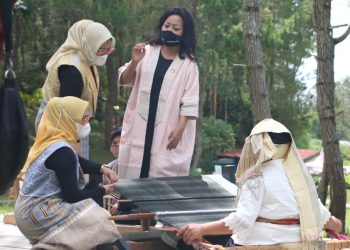 Ketua Dekranasda Sumut Yakini Tenun Ulos akan Semakin Dikenal Dunia