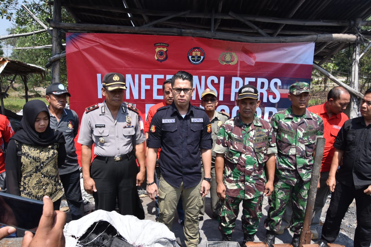 Cemari Lingkungan dengan Pembakaran Baterai, 4 Pengusaha Diamankan Polisi