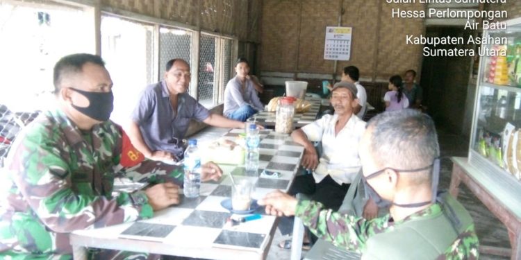 Personel Jajaran Kodim 0208/Asahan Jadikan Komsos Sebagai Wadah Untuk Tularkan Protokol Kesehatan Covid-19