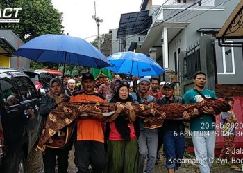 Pasangan Suami Istri dan Dua Anaknya Tewas Akibat Rumahnya Tertimpa Longsor