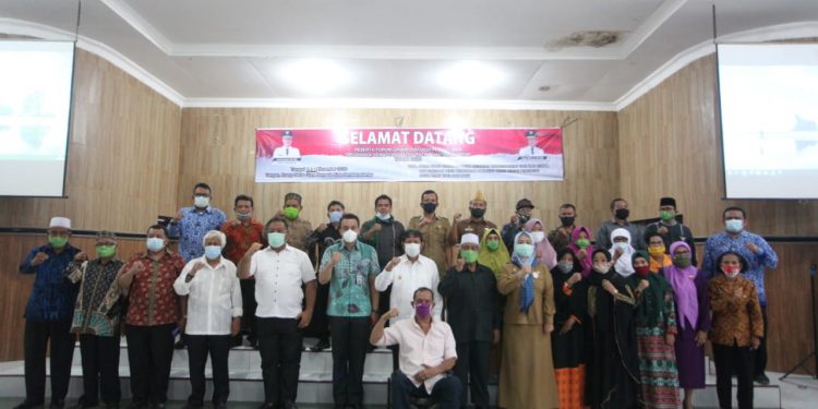 Pemko Siantar Gelar FGD Bersama Ormas untuk Pilkada Aman dan Damai Pemko Siantar Gelar FGD Bersama Ormas untuk Pilkada Aman dan Damai