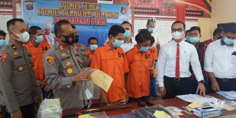 Polres Pelabuhan Belawan Tangkap 10 Pelaku Kasus Pembunuhan dan Perampokan Polres Pelabuhan Belawan Tangkap 10 Pelaku Kasus Pembunuhan dan Perampokan