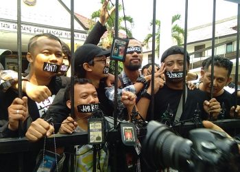 Kader PDI P Geruduk Kantor Radar Bogor, Insan Pers Bereaksi