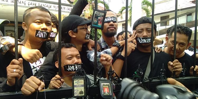 Kader PDI P Geruduk Kantor Radar Bogor, Insan Pers Bereaksi
