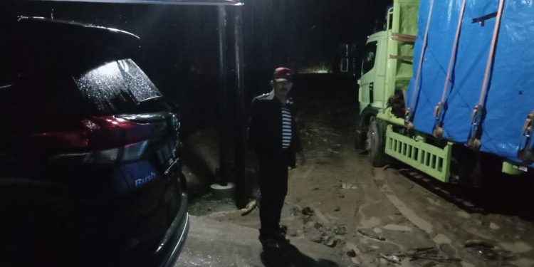 Jalan Lintas Siantar- Parapat di Sibaganding Longsor, Polres Simalungun Siapkan Jalur Alternatif Jalan Lintas Siantar- Parapat di Sibaganding Longsor, Polres Simalungun Siapkan Jalur Alternatif