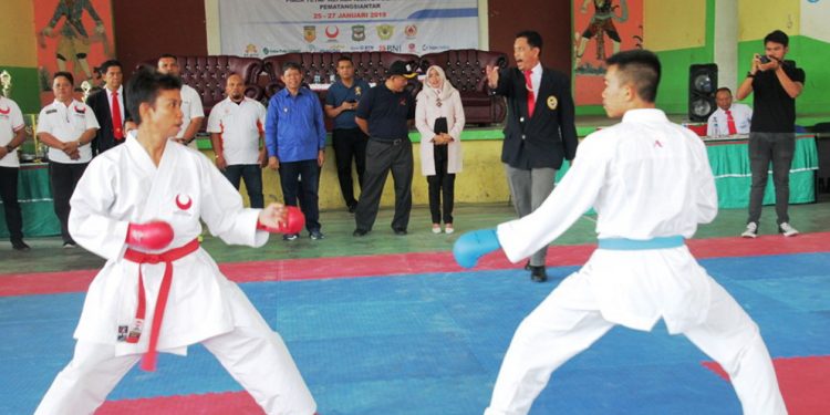 Kejuaraan Karate Amura Piala Wali Kota dan Kakan Bea Cukai Pematangsiantar Dibuka