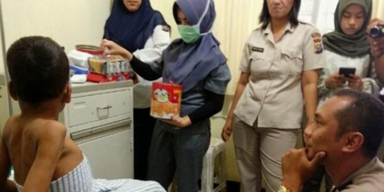 Seorang Anak Dianiaya dan Dikurung di Kandang Ayam, Hanya Diberi Nasi dan Garam